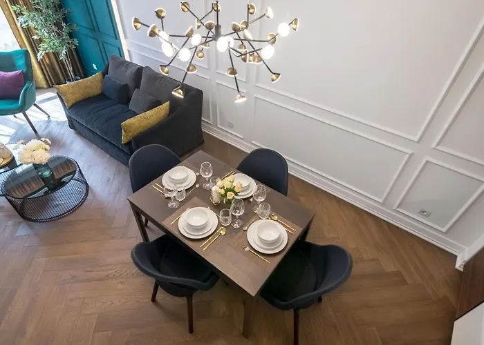 Borghese Grand Caravel * Warna