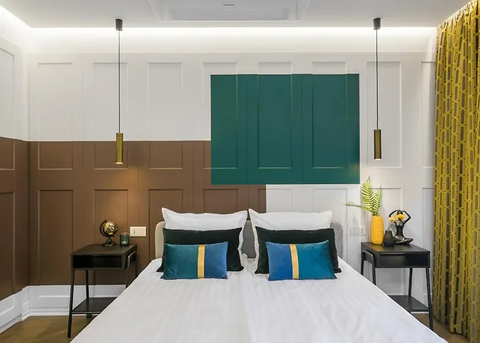 Borghese Grand Caravel