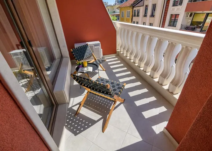 Borghese Grand Caravel