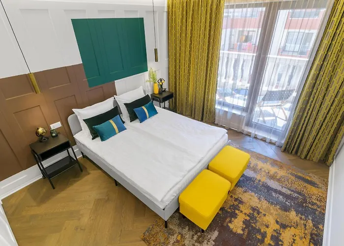 Borghese Grand Caravel * Warna