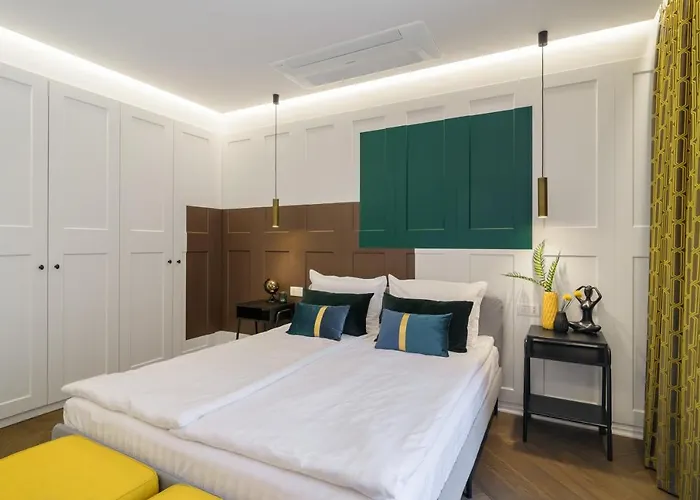 Borghese Grand Caravel